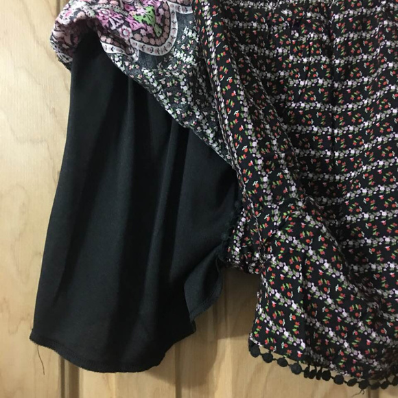 Blue Rain Unique design shorts - Picture 3 of 4